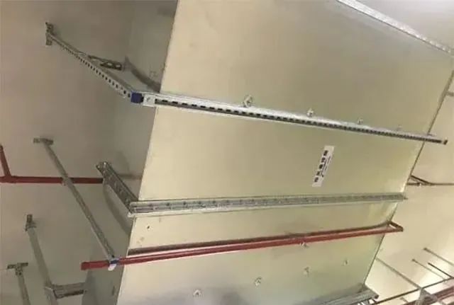 風(fēng)管下什么時候增設(shè)噴頭?